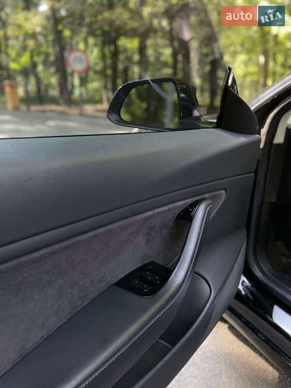 Седан Tesla Model 3 2018 в Харкові
