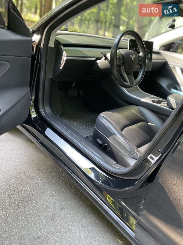 Седан Tesla Model 3 2018 в Харкові