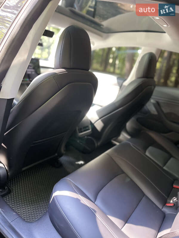 Седан Tesla Model 3 2018 в Харкові