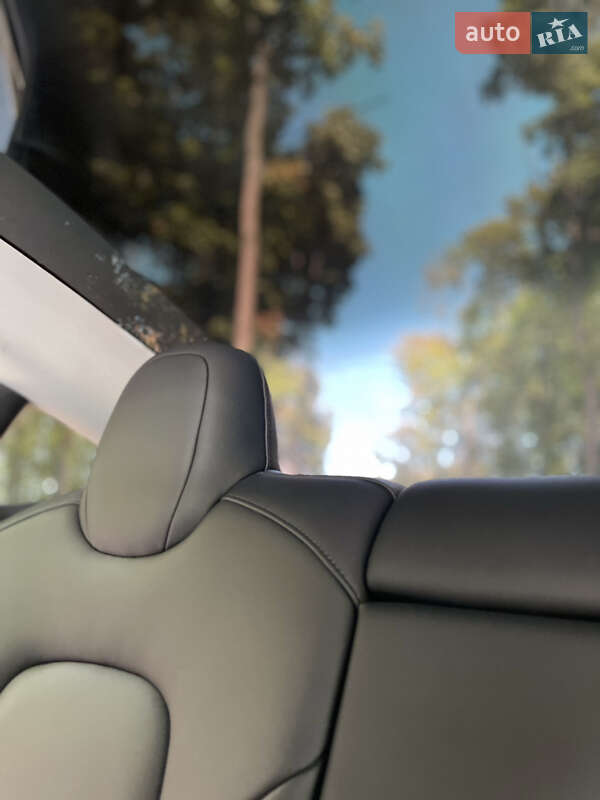 Седан Tesla Model 3 2018 в Харкові