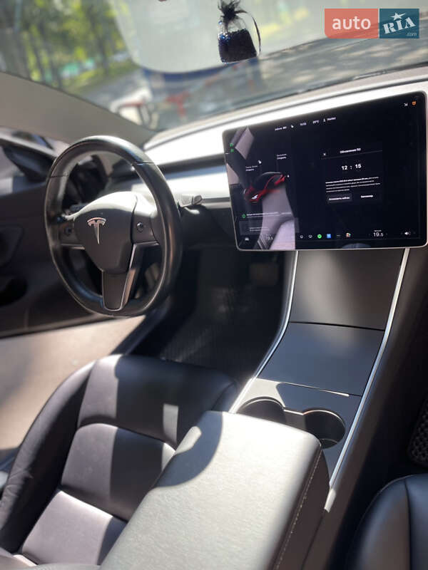 Седан Tesla Model 3 2018 в Харкові