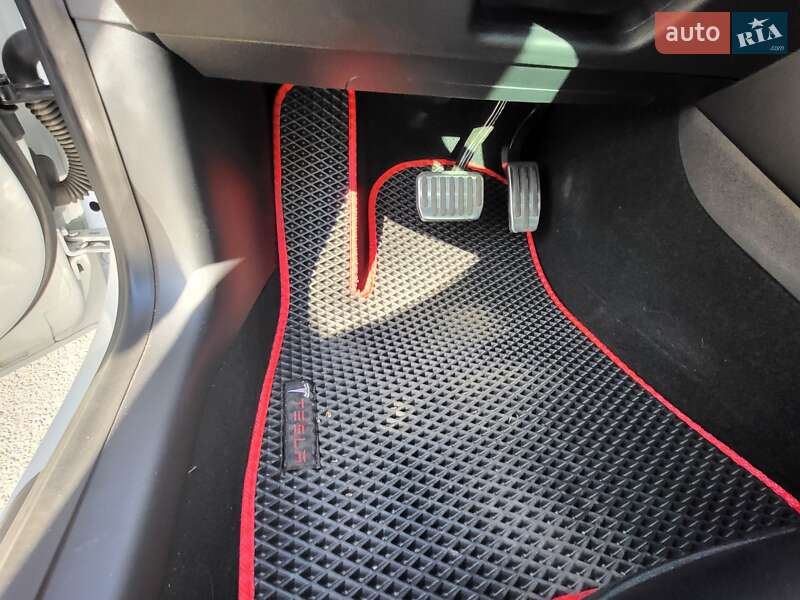 Седан Tesla Model 3 2021 в Запорожье