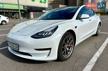 Седан Tesla Model 3 2019 в Киеве