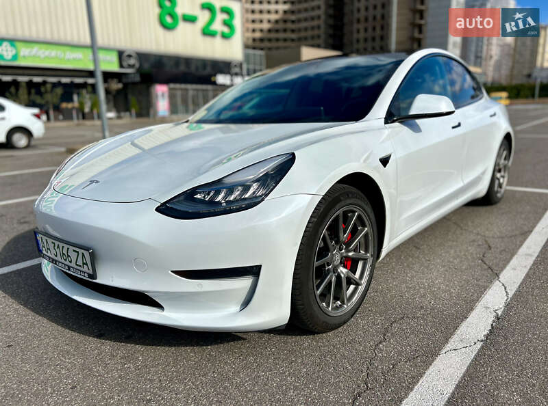 Седан Tesla Model 3 2019 в Киеве