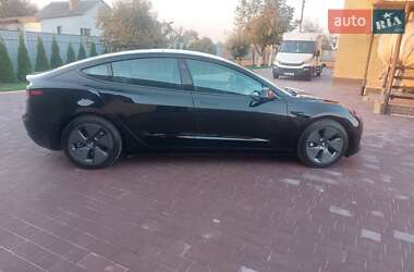 Седан Tesla Model 3 2021 в 