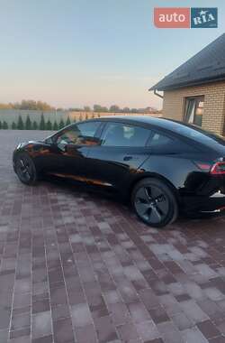 Седан Tesla Model 3 2021 в 
