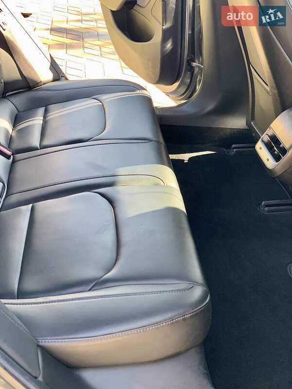 Седан Tesla Model 3 2018 в Білій Церкві