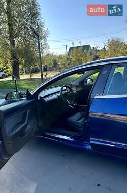 Седан Tesla Model 3 2019 в 