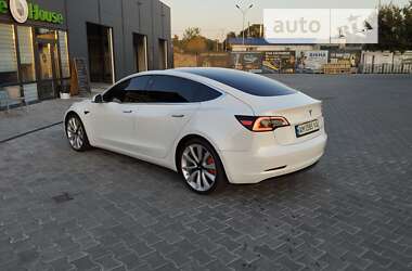 Седан Tesla Model 3 2019 в Звягелі