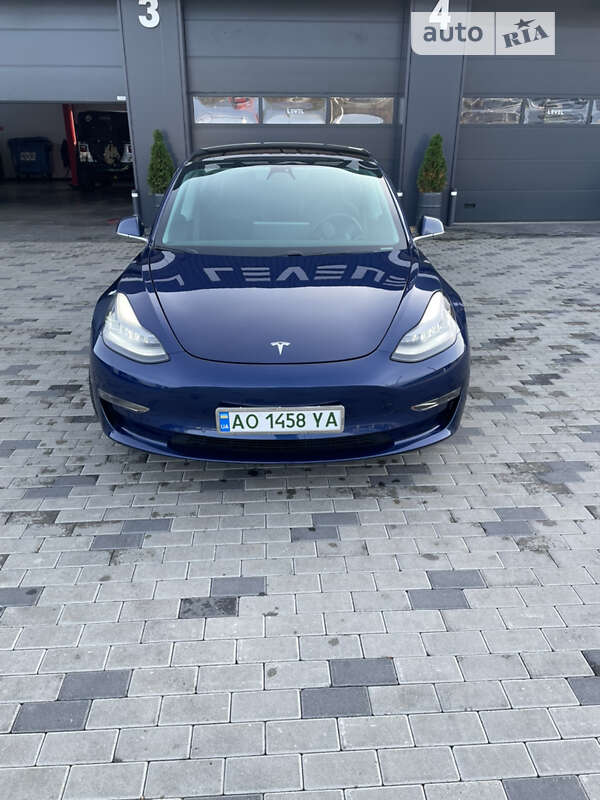 Седан Tesla Model 3 2018 в Хусте