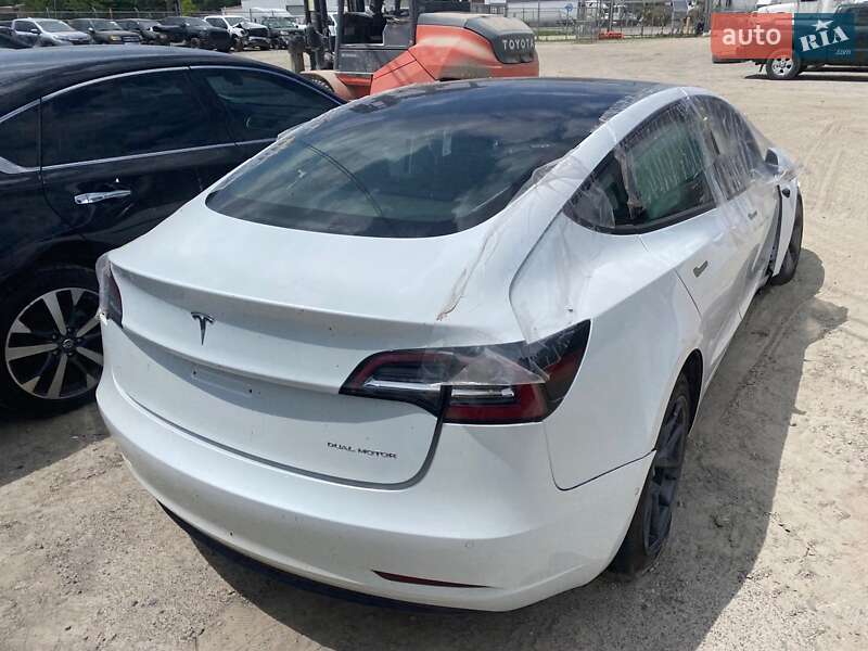 Седан Tesla Model 3 2021 в Харкові