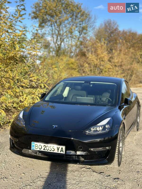 Tesla Model 3 2022