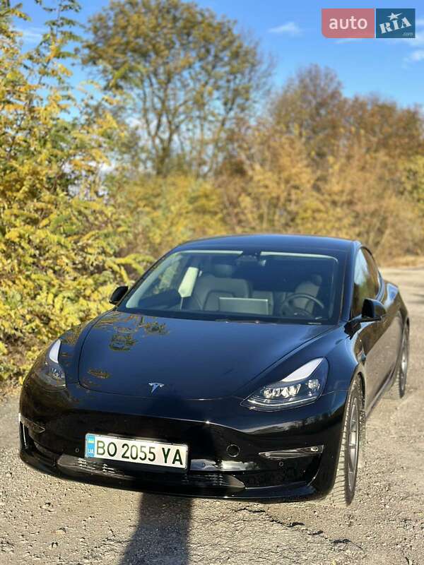 Седан Tesla Model 3 2022 в Тернополе