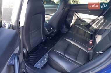 Седан Tesla Model 3 2020 в 