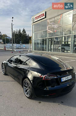 Седан Tesla Model 3 2021 в 