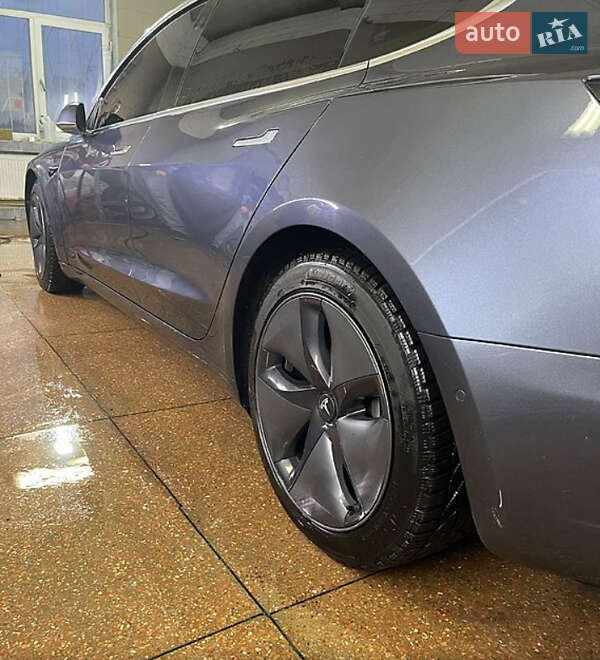 Седан Tesla Model 3 2019 в Львові
