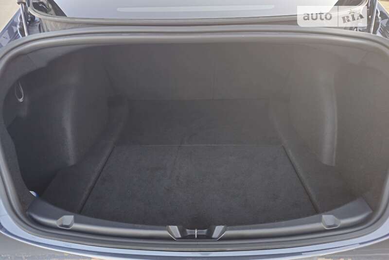 Седан Tesla Model 3 2020 в Києві