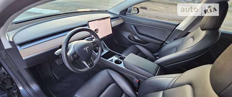Седан Tesla Model 3 2020 в Києві