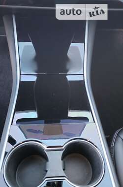 Седан Tesla Model 3 2020 в Киеве