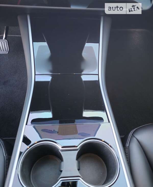 Седан Tesla Model 3 2020 в Києві