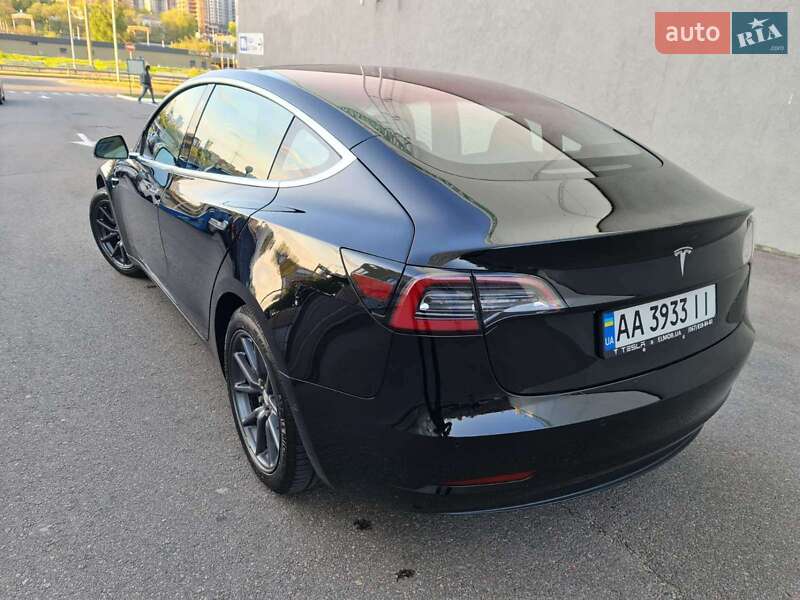 Седан Tesla Model 3 2018 в Киеве