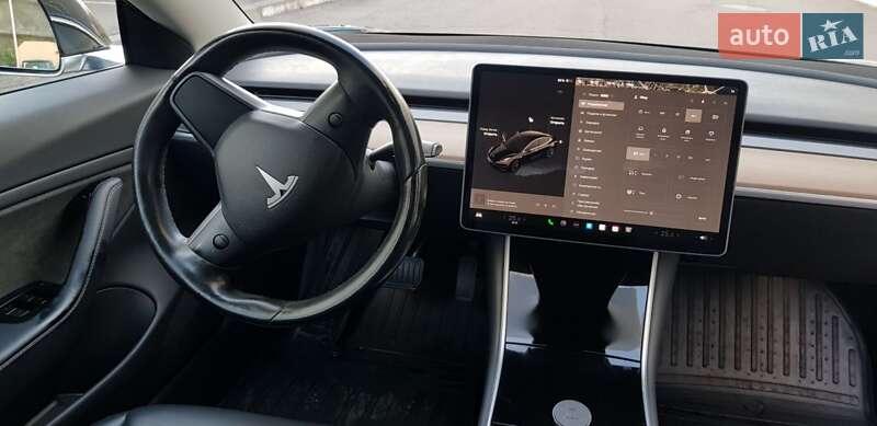 Седан Tesla Model 3 2018 в Киеве