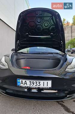 Седан Tesla Model 3 2018 в Киеве