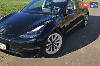 Седан Tesla Model 3 2022 в Киеве