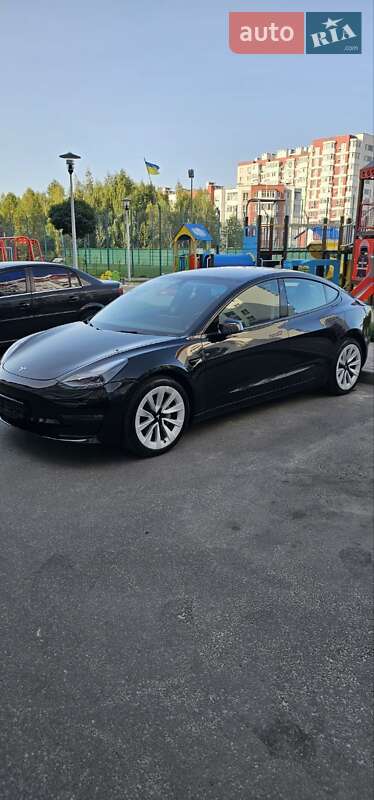 Седан Tesla Model 3 2022 в Киеве