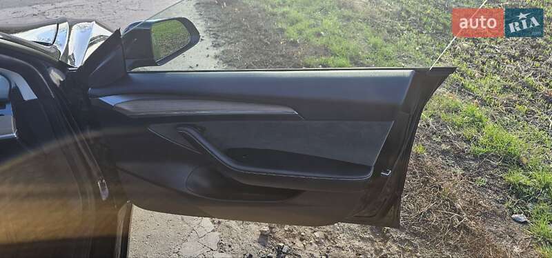 Седан Tesla Model 3 2022 в Киеве