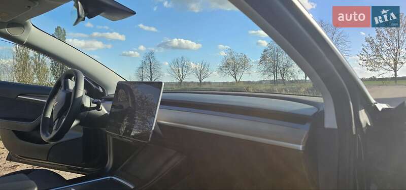 Седан Tesla Model 3 2022 в Киеве
