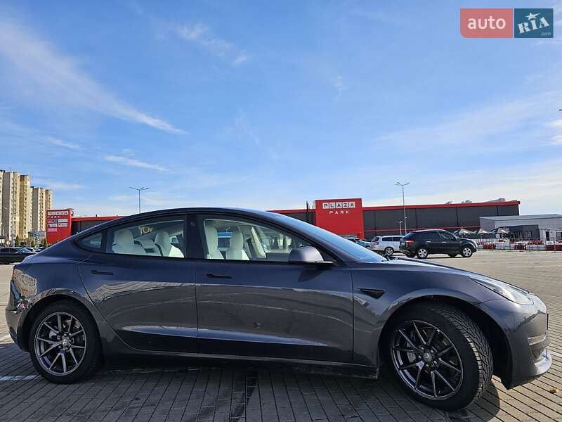 Седан Tesla Model 3 2022 в Вінниці