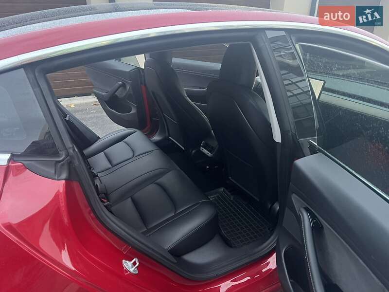 Седан Tesla Model 3 2018 в Вінниці