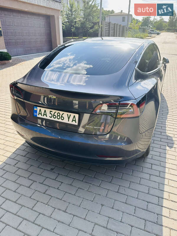 Седан Tesla Model 3 2019 в Києві