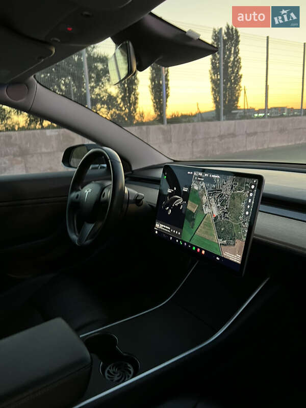 Седан Tesla Model 3 2018 в Первомайске