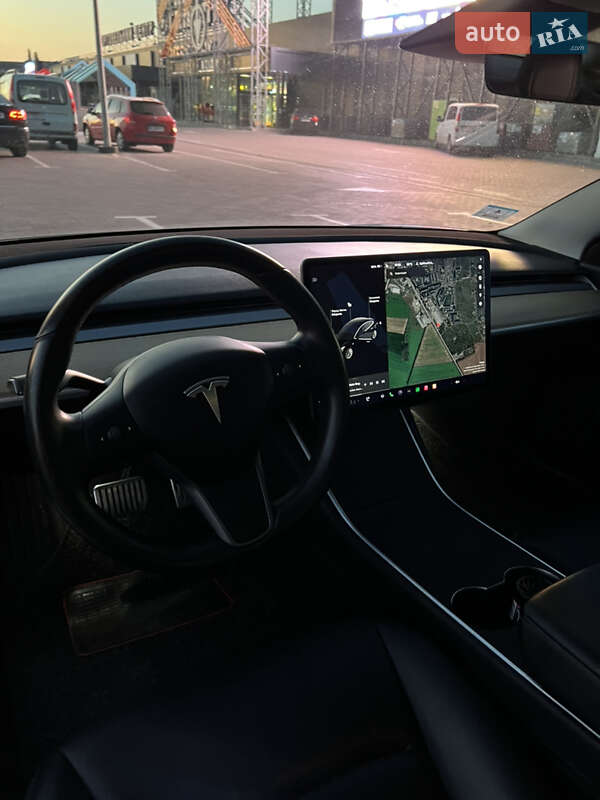 Седан Tesla Model 3 2018 в Первомайске