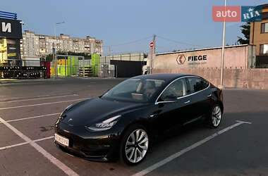 Седан Tesla Model 3 2018 в Первомайске