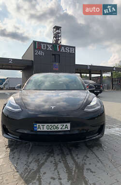 Седан Tesla Model 3 2019 в Калуше
