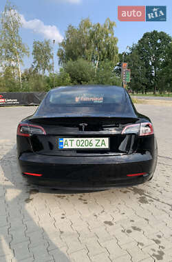 Седан Tesla Model 3 2019 в Калуше