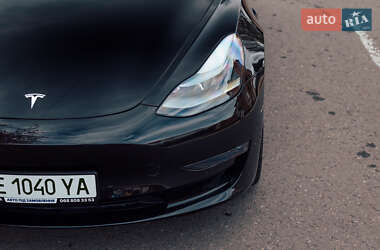 Седан Tesla Model 3 2022 в Чернівцях