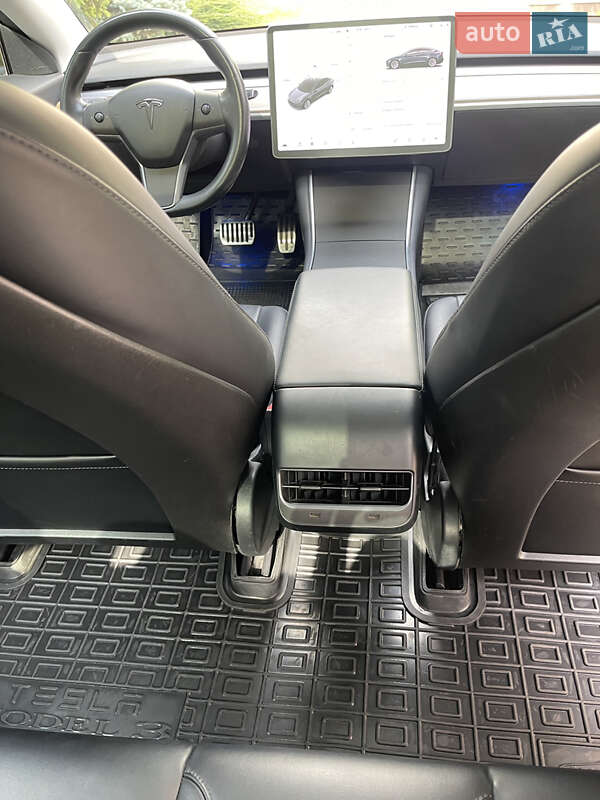 Седан Tesla Model 3 2018 в Одессе