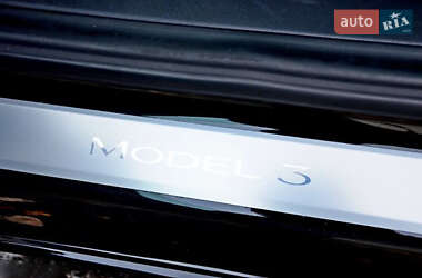 Седан Tesla Model 3 2019 в Києві