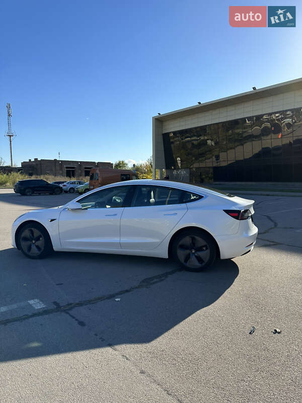 Седан Tesla Model 3 2018 в Запорожье