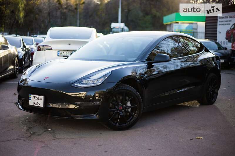 Седан Tesla Model 3 2018 в 