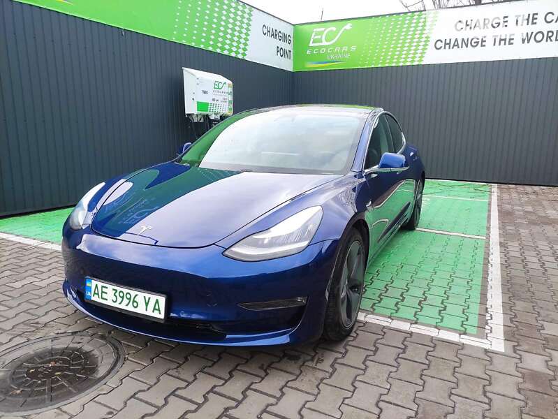 Седан Tesla Model 3 2018 в Кам'янському