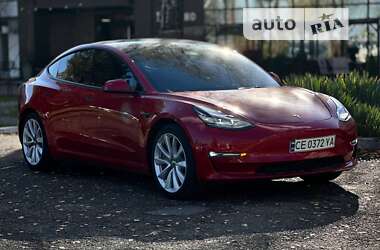 Седан Tesla Model 3 2021 в Чернівцях