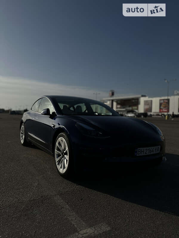 Седан Tesla Model 3 2021 в Одессе