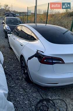 Седан Tesla Model 3 2021 в Львове