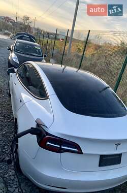 Седан Tesla Model 3 2021 в Львове