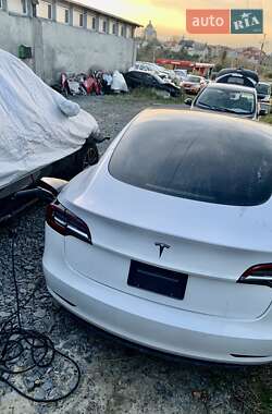 Седан Tesla Model 3 2021 в Львове